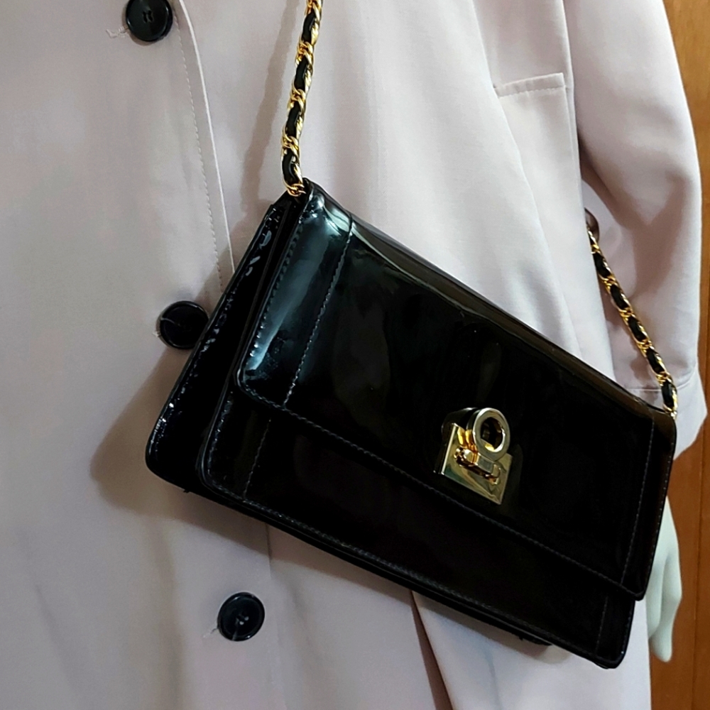 Sleek High Fashion vintage patent shoulder/crossbody bag